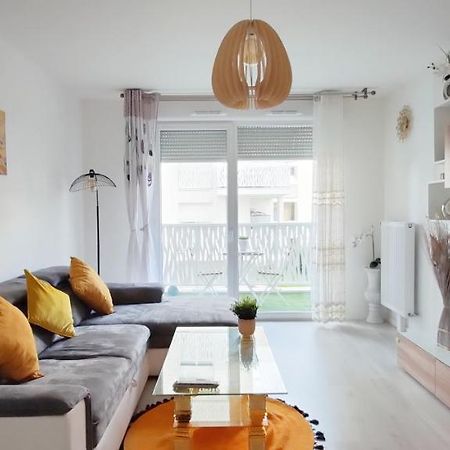 Chic Apart With Parking Near Paris Appartamento Épinay-sur-Seine Esterno foto