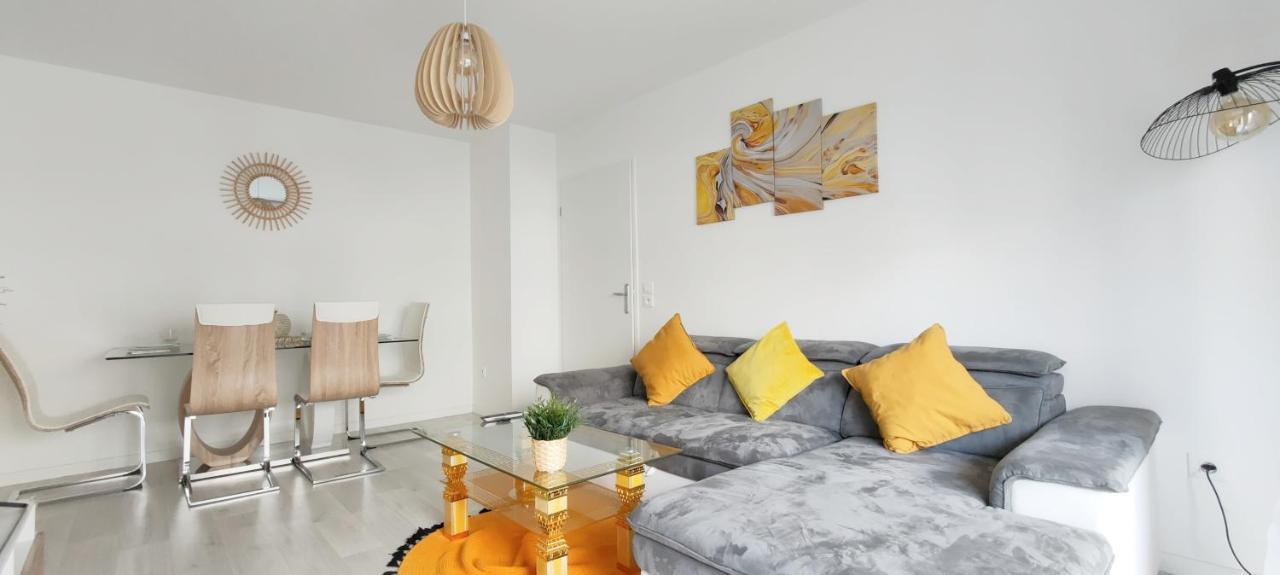 Chic Apart With Parking Near Paris Appartamento Épinay-sur-Seine Esterno foto