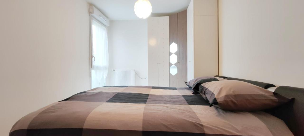 Chic Apart With Parking Near Paris Appartamento Épinay-sur-Seine Esterno foto